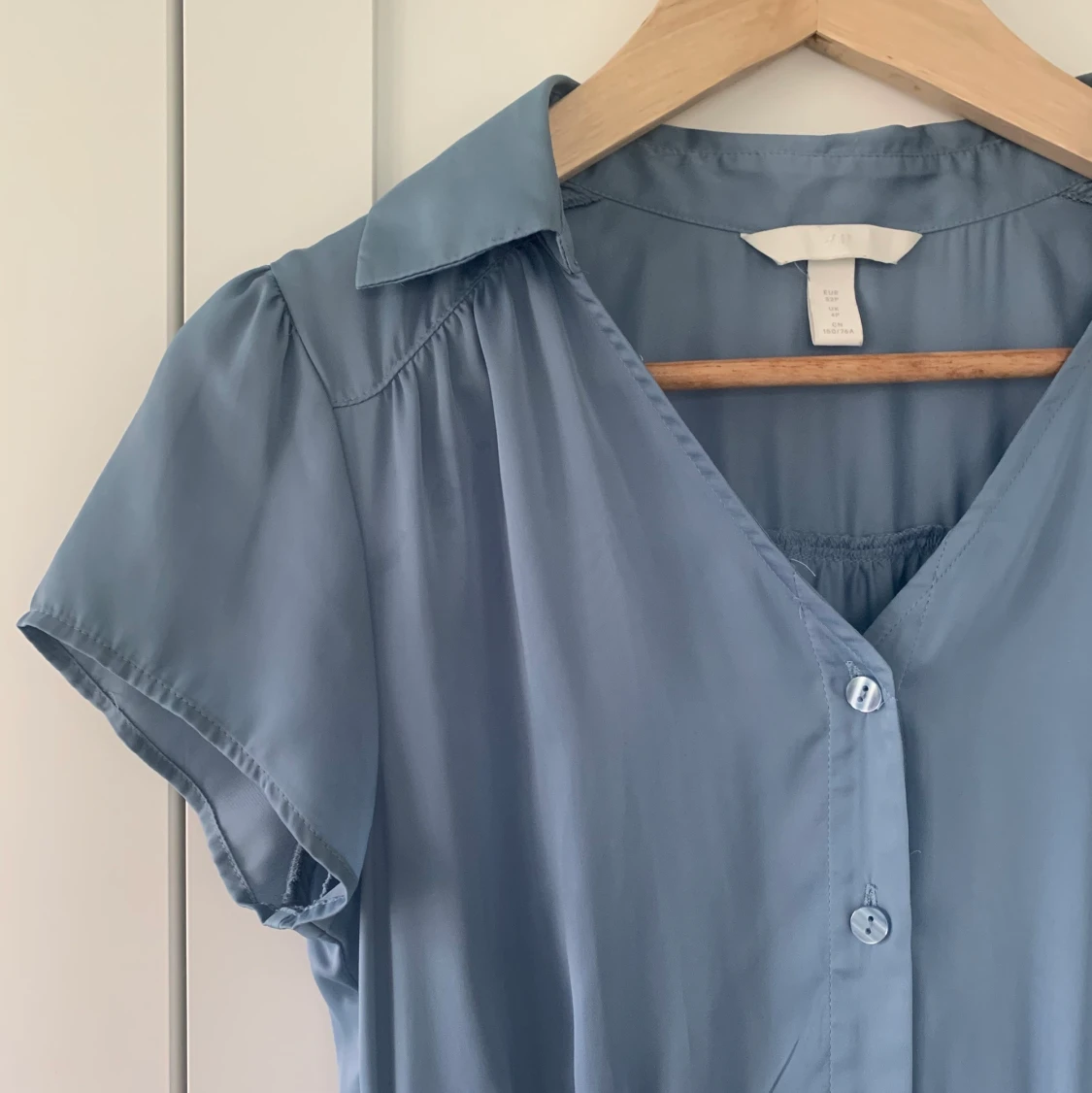 Blå satinklänning - 91