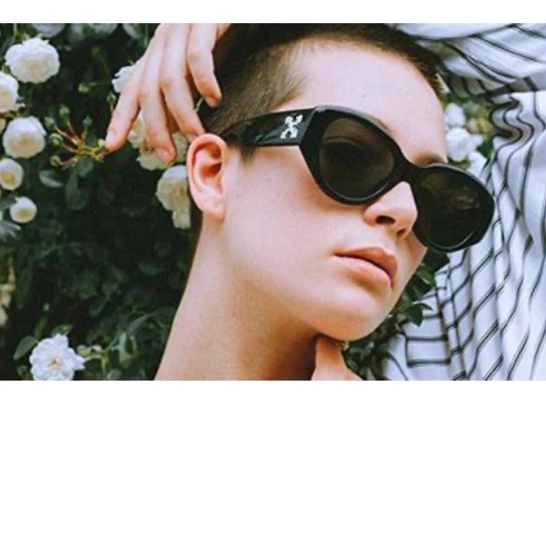 Helt nya off white solglasaögon  - 91