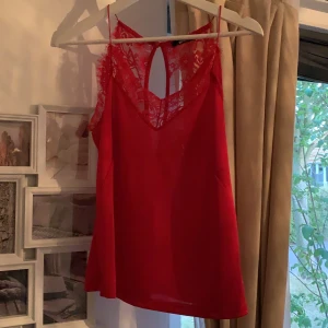 Spets linne från Gina  - Aldrig andvänd 