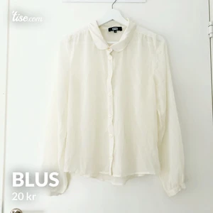 Transparent blus  - Blus i storlek 34, begagnat skick! Frakt på 22kr tillkommer 📦