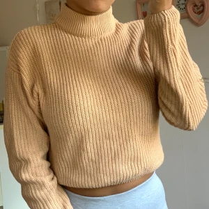 Tröja - Tröja från Gina Tricot aldrig använt bara testat 🍹💗