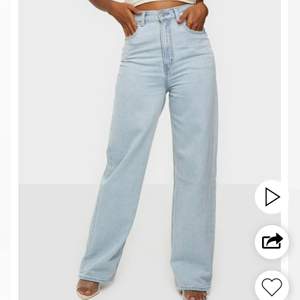Säljer mina loose fit jeans från Levis som tyvärr va lite för stora för mig! Köpta för 1250kr, pris kan diskuteras. Storlek W29, skulle säga att de passar en 38