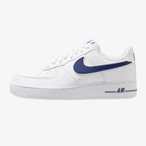 Nike air force - Intressekoll på mina nästan oanvända Nike air force, superfina men kommer inte till användning så tänkte kolla om någon är intresserad. Bara lite smutsiga på sulan så går lätt att torka bort🥰 Skriv för fler bilder!❤️ 