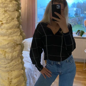 Rutig blus  - Rutig blus från hm storlek 32 men passar mig som har s 