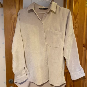 Skjorta från zara  - Skjorta från zara storlek M 💖