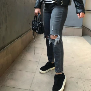 Raka jeans - Snygga raka jeans med hål, strl. 38 💕💕