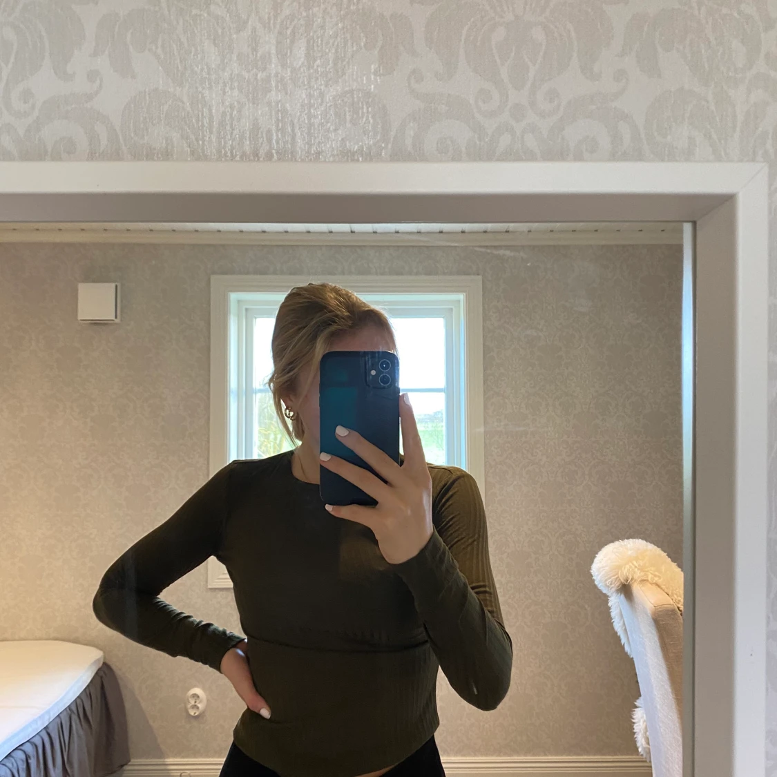 Tunn long sleeve, brun/grön?