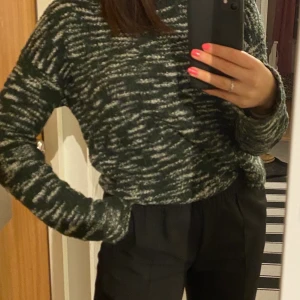 Stickad tröja - Super skön stickad tröja från Gina Tricot. Frakt tillkommer💕