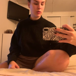 stickad tröja - jätte najs och härligt stickad tröja! Från & other stories @andotherstories 🦋! storlek S, inte använd många gånger, men säljer för 120kr då den blivit lite nopprig i tvätten ! DM vid intresse/flera bilder🌻