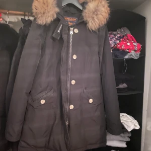 Woolrich jacka dam  - Använd en vinter , är i bra skick och är i storlek S 