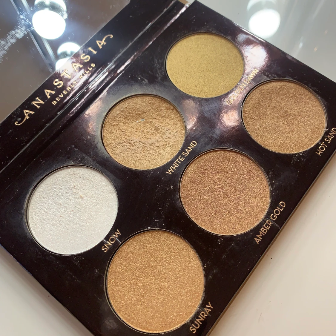 ANASTASIA BEVERLYHILLS  - 91