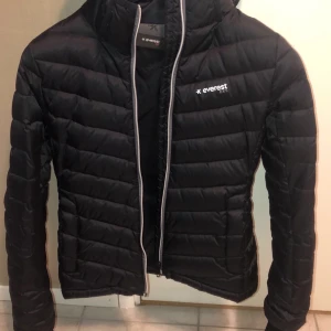 Everest jacka  - Stl S, i fint skick 