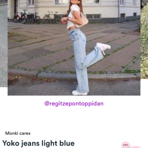 YOKO JEANS - Säljer mina Yoko jeans från MONKI i färgen LIGHT BLUE, köpta i våras använda ett fåtal ggr, superbra skick☺️ storlek 27! Nypris 400kr, säljer för 130kr💙 skriv för fler bilder på!