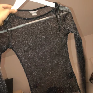 Genomskinlig Glitter tröja  - FRAKT INGÅR!🚚 Använd endast förra nyår 