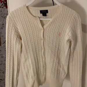 Ralph Lauren tröja - Storlek S men i US (xl 16), bra skick, mer eller mindre oanvänd. Budgivning + frakt