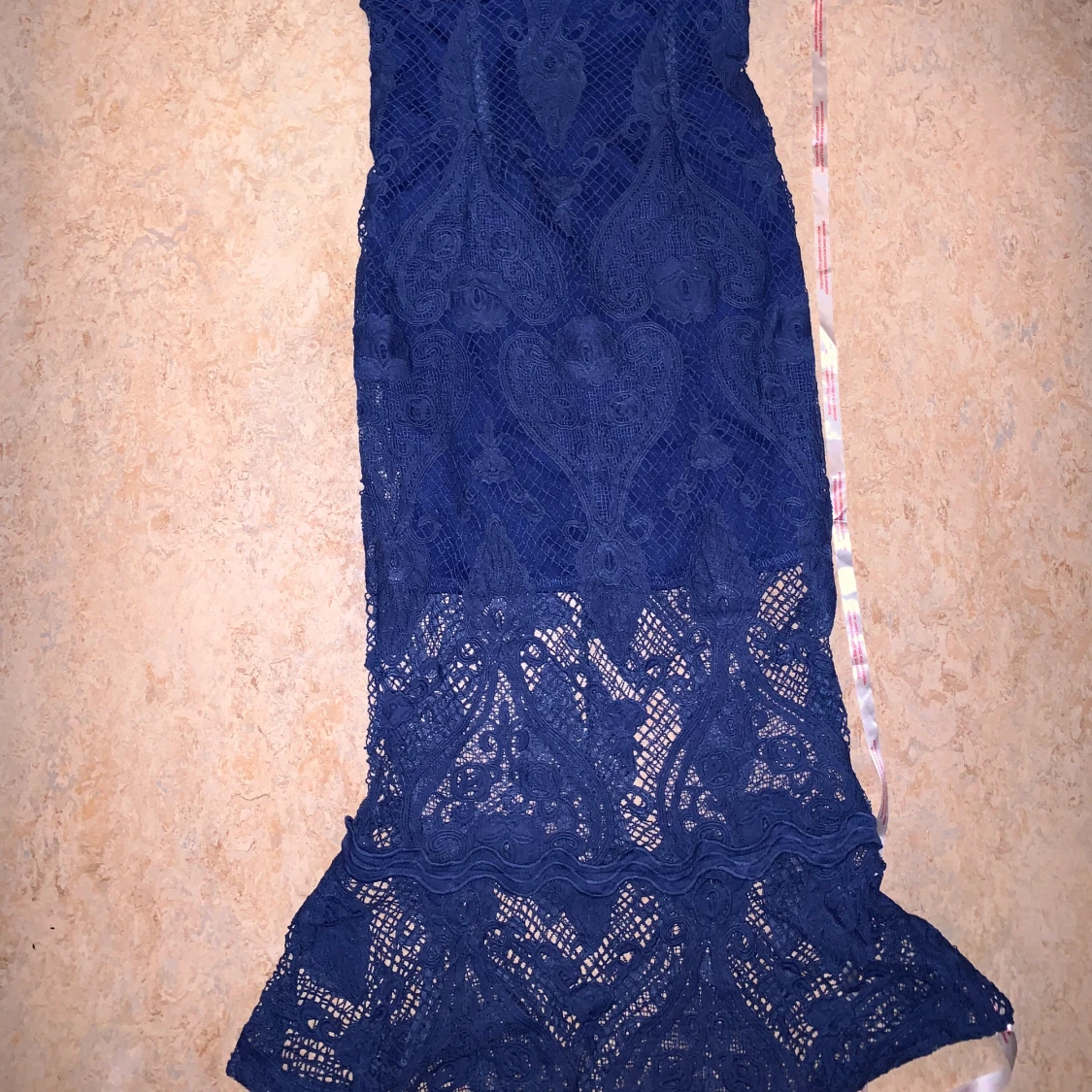 Spetsklänning i marinblå  - 91