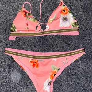 Bikini - Bikinin är i stl S och säljs för 40kr+frakt