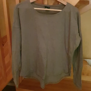 Fin tröja från gina tricot - Fin långärmad tröja från ginatricot. Använd 2 gånger. Strl M