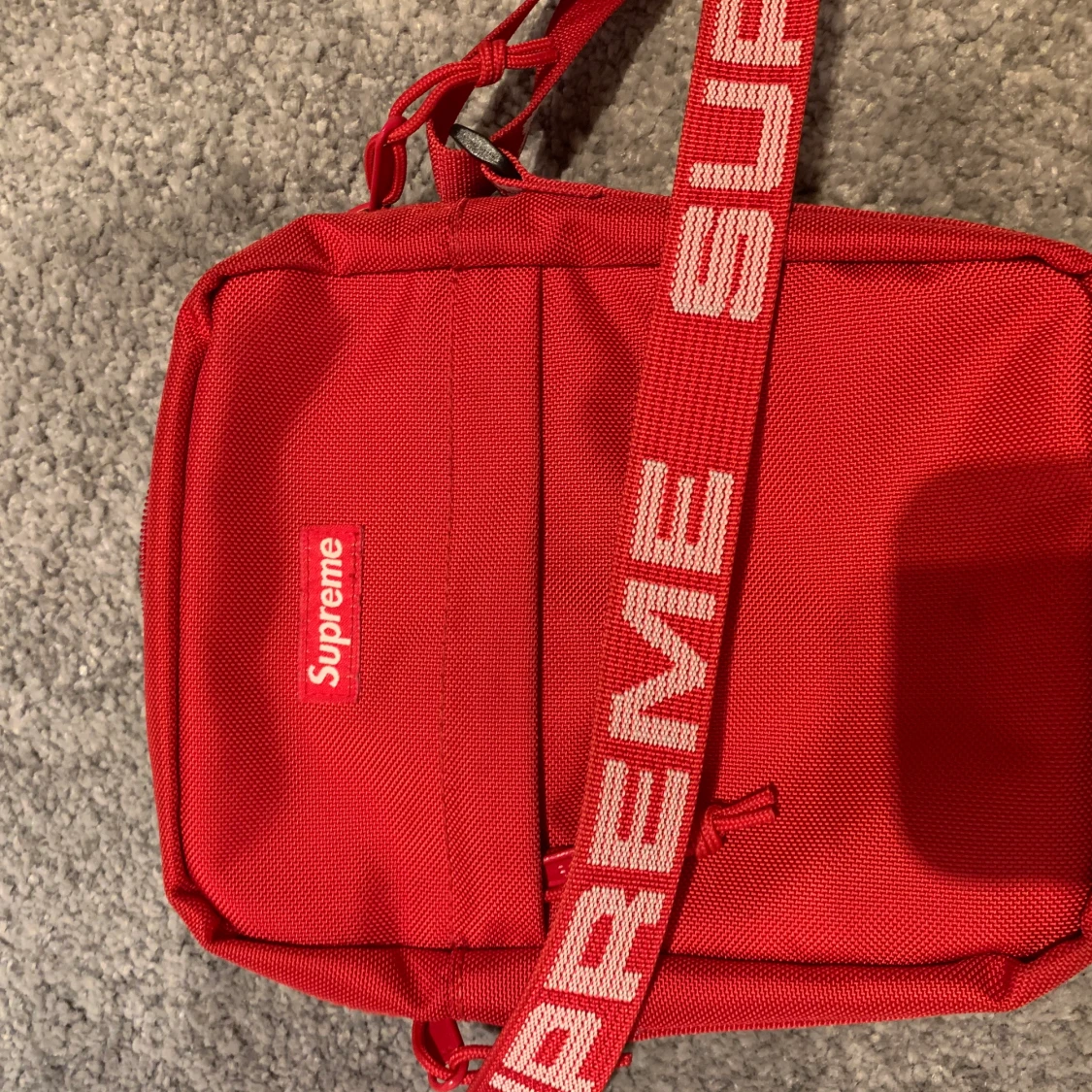Röd Supreme bag ss18 - 90