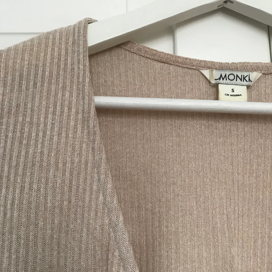 Tröja i omlott från Monki ! - 91