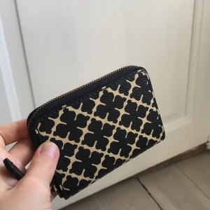 Malene Birger plånbok - Jättefin plånbok från Malene Birger, superfint skick! Nypris ca 650 kr