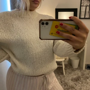 Stickad tröja - Stickad tröja från chiquelle, jätteskönt material och snygg till massa outfits. Strl S. 