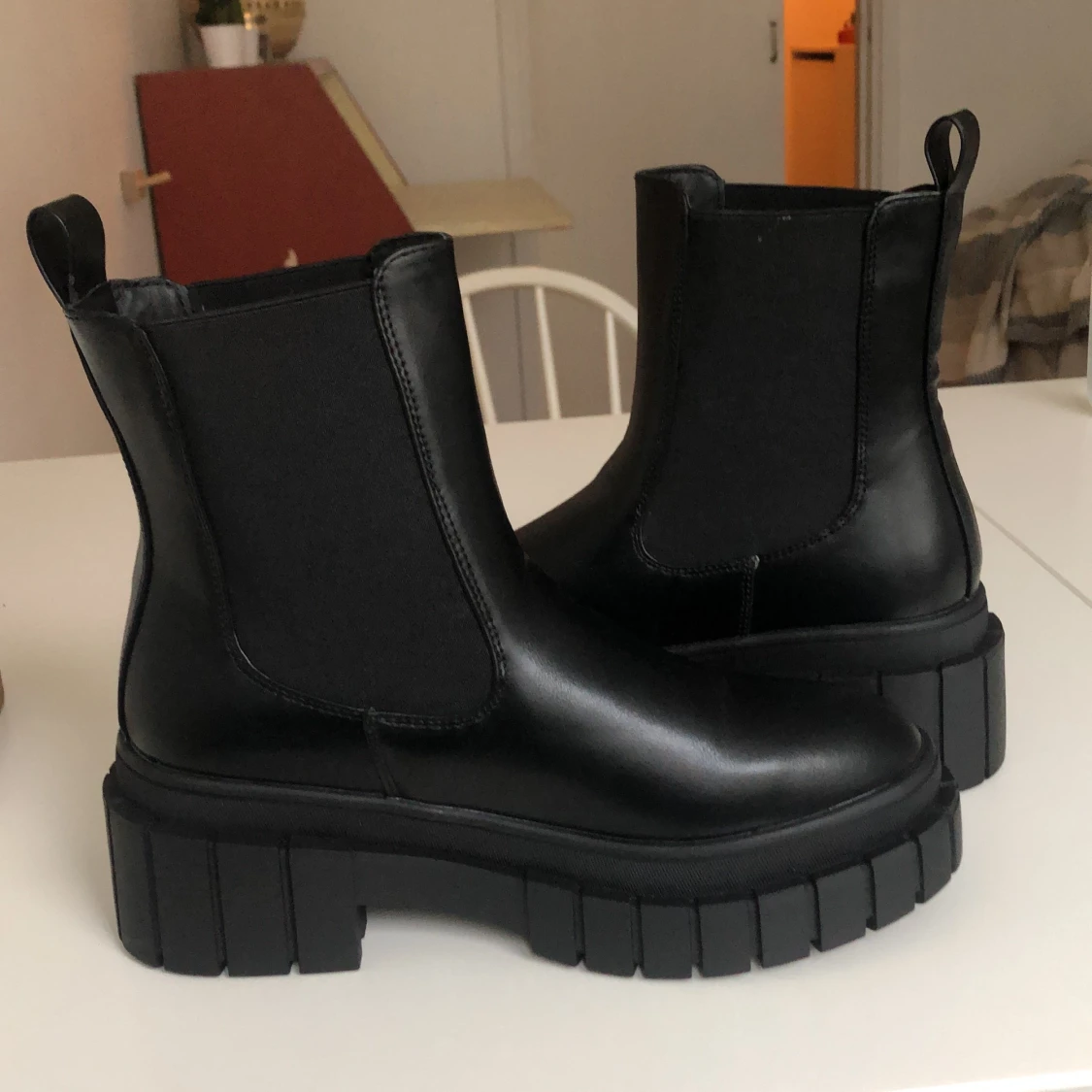 Oanvända svarta boots - 90