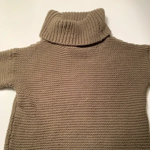 Stickad tröja Bikbok strl S - Jätte mysig stickad tröja från bikbok i strl S. Start bud 70kr högsta bud köper⚡️ 