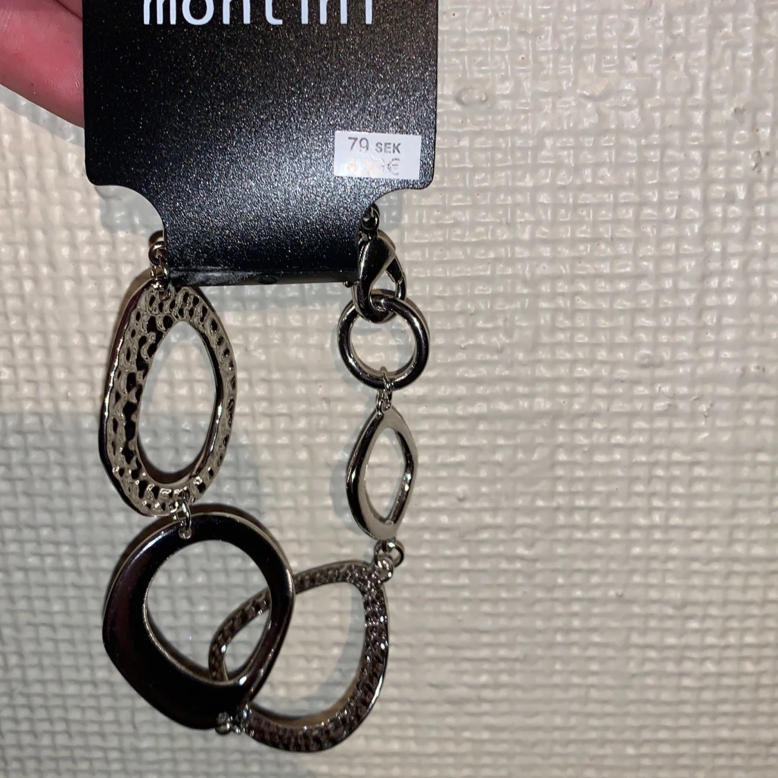 Ascoolt armband från Montini