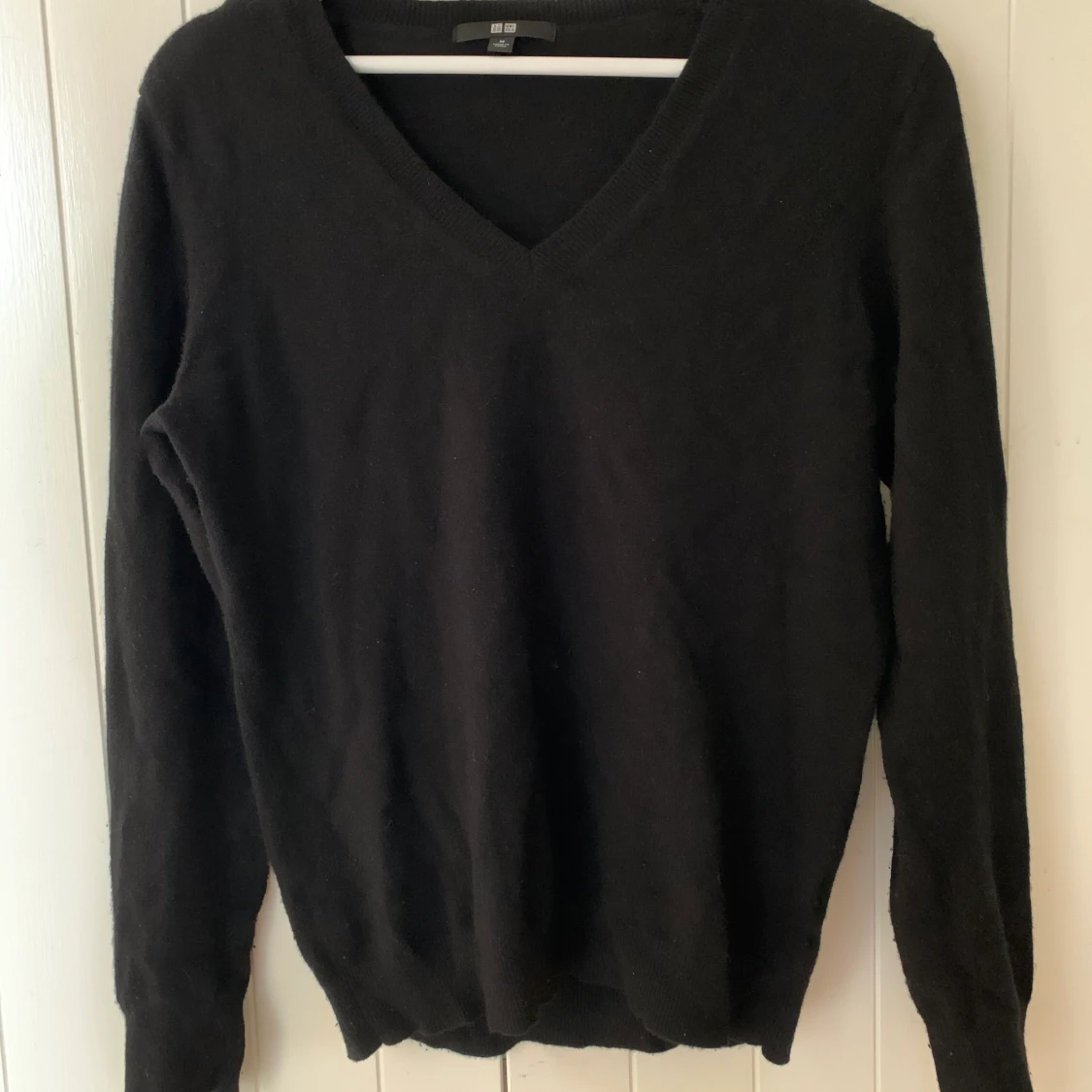 Svart kashmirtröja uniqlo - 90