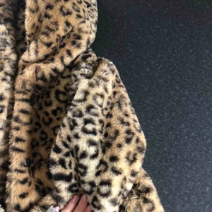  - Jättemysig leopard-mönstrad jacka från tessie. Knappt använd💓💓Storlek L men skulle säga att den är mer som S. skulle säkert passa ngn med strl M också💜  Säljer då den inte kommer till användning 