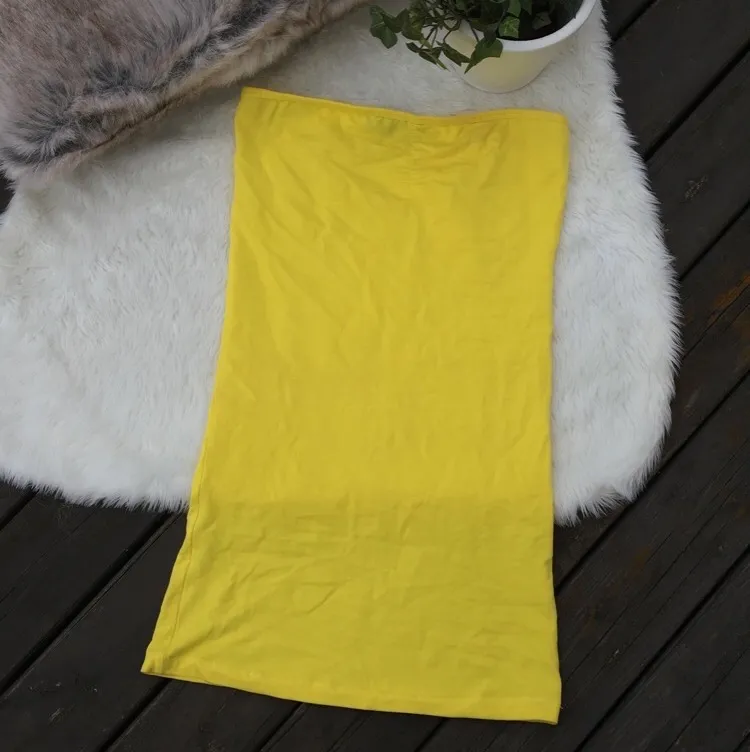 Supersomrig fin gul bandeau klänning i storlek xs. Använd en gång. Frakt ingår i priset.. Klänningar.