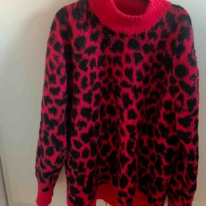 Snygg leotröja - Super mysig och snygg rosa leopard färgad tröja