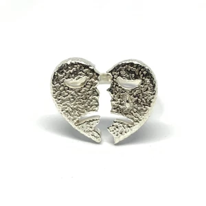 STERLING SILVER HEARTBREAK RING - SEAMS JEWELRY handgjort, av .925 sterling silver   storlekar 6-11 meddela för hjälp med måttguide  