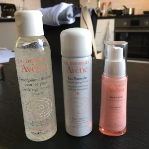 Avéne hudvård  - Hudvård från Avéne. Cleansern testad 2 ggr, de andra oanvända. Totalt värde på 513kr, säljer allt för 150kr