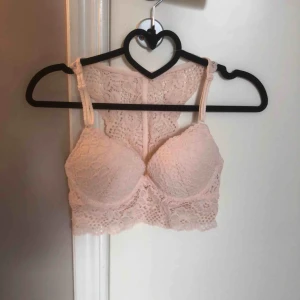  - jättefin bralett från hm i en söt ljusrosa färg. använd typ 1 gång