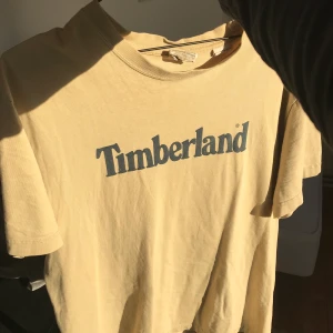 Timerland t-shirt - Lite lös i kragen annars bra kvalitet! Frakt 44kr 💛