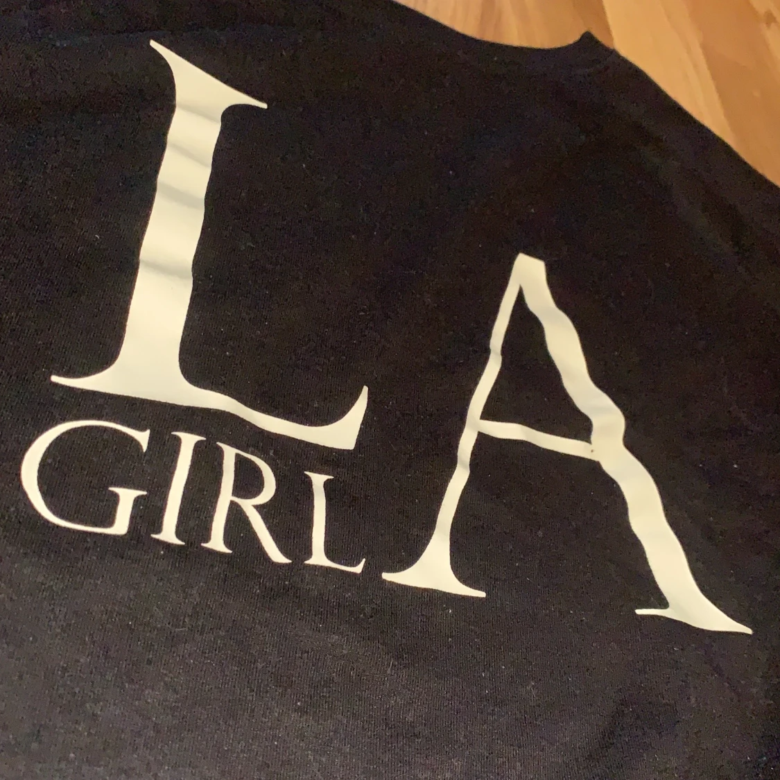 LA GIRL 𝐿𝒶̊𝓃𝑔𝒶̈𝓇𝓂𝒶𝒹 🖤🤍 - 90