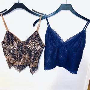 Festtoppar - Fint skick, knappt använda. Strl xs, men passar även S. 