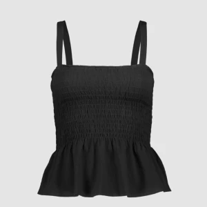  - Säljer denna jättefina toppen! Endast testad och med prislappen kvar så i mycket bra skick! Säljer för 120kr med frakt inkluderat!