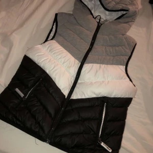 Västa  - Aldrig använd. 