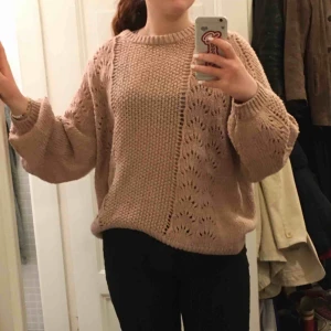  - Supermysig rosa stickad tröja från Lindex. Gott skick. Möts i innerstan/köparen står för frakt🌸
