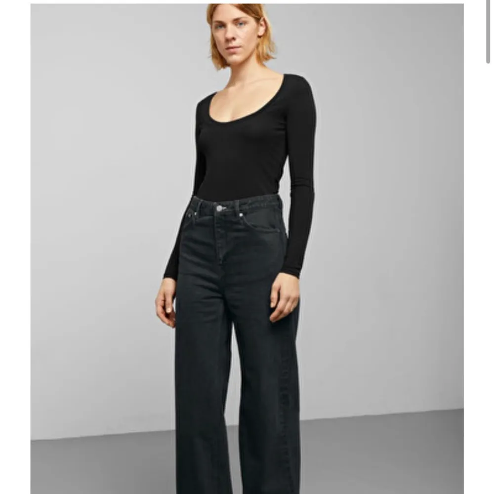 Ett par jeans från weekday i populära modellen ace. Nypris 500kr säljs pga att de är för stora i midjan. Midja- 29 längd-30. Jeans & Byxor.