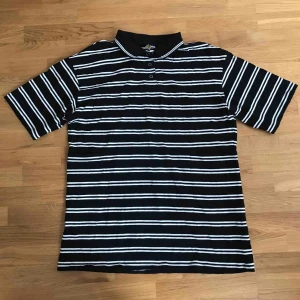  - Skjortklänning från hm! Knappt använd! Med ficka på varje sida!