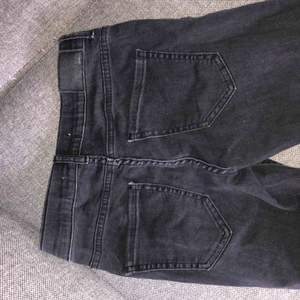 Jeans från Gina tricot i ”Alex”