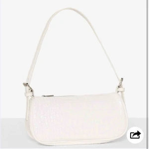  - Säljer denna väska, den är i använt skick. Skriv för fler bilder🥰🥰