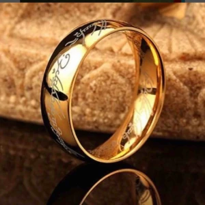  - 🌷Guldpläterad snygg ring yta blank 😌 passa på bud 