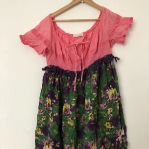 Blus - Knappt använd odd Molly blus