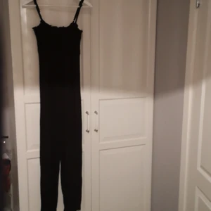 Jumpsuit - Väldigt skön ankellång jumpsuit. Storlek Small