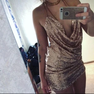  - Guldklänning,bara testad✨